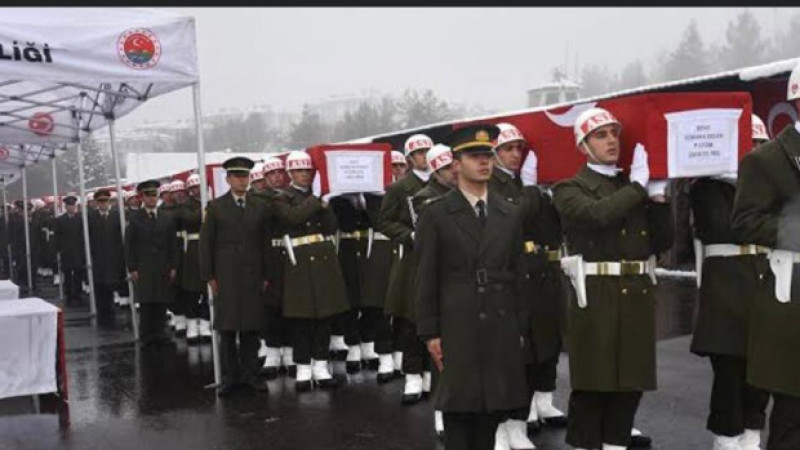 ŞEHİTLERİMİZ ŞIRNAK'TA TÖRENLE UĞURLANDI